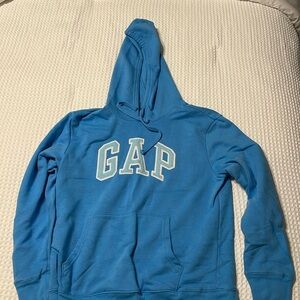 Gap sweater